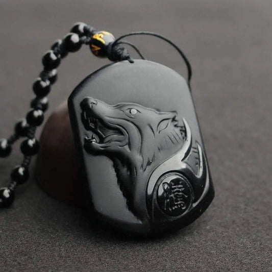 Wolf pendant necklace 